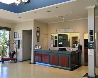 Shangri-La Gardens - Brisbane - Front desk