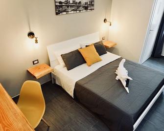 Passi di Mare Rooms - Giardini Naxos - Camera da letto