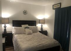 Absolutely Amazing Family Friendly Place - Cleveland - Bedroom