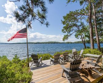 Lake House Winnipesaukee - Rustic Luxury Island Property - Gilford - Patio