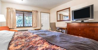 Rodeway Inn Baker City - Baker City - Bedroom