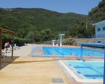 \'Maison Rose\' Alet ind. house medieval town free tennis, river swimming pool - Alet-les-Bains - Piscine