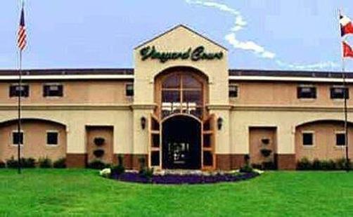 Vineyard Court Designer Suites Hotel - College Station - Building