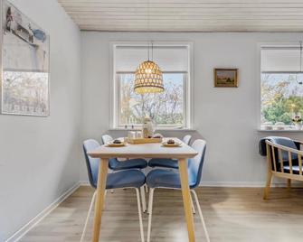 One-Bedroom Holiday Home Skagen 04 - Skagen - Essbereich