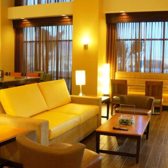 Living room view of Hampton Inn & Suites Kingman