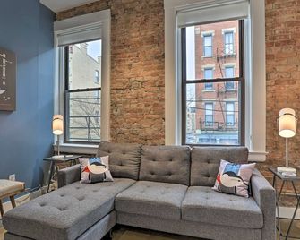 Sleek Studio Near Dtwn Dining And Entert - Cincinnati - Living room