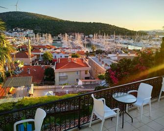 Yalcin Hotel - Cesme - Balcon