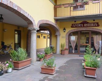Hotel Ristorante Italia - Certosa di Pavia - Gebäude