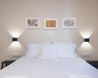 Central Hotel - Paralia - חדר שינה