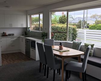 Sunny Little Gem on the Flat - Dunedin - Dining room