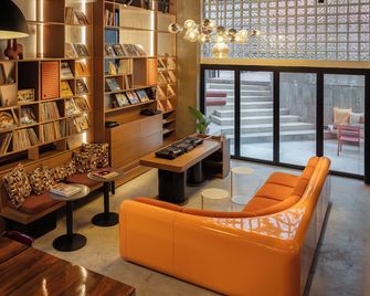 Okupa - Athene - Lounge