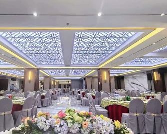 Lido De Paris Hotel - Manila - Sala de banquetes