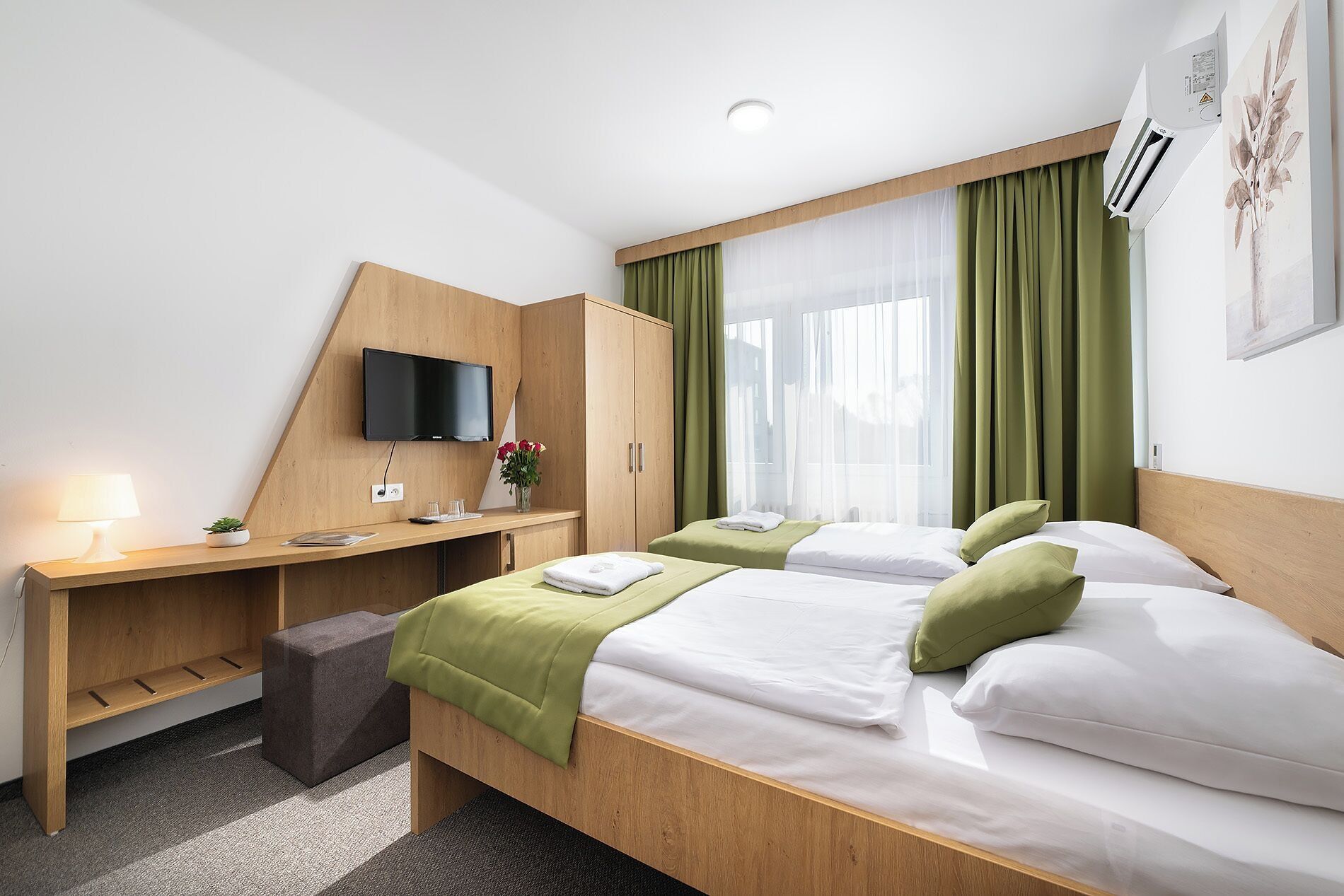 Hotel Plus - ברטיסלבה - חדר שינה