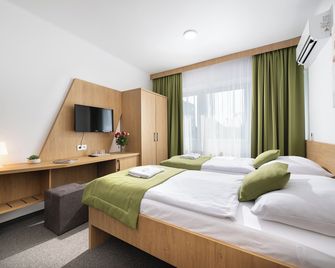 Hotel Plus - Bratislava - Makuuhuone