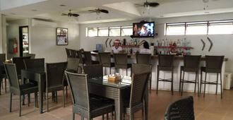 Boomerang Hotel - Angeles City - Restaurante