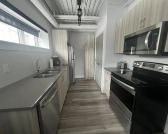 Station 1 by Terra Hospitality - Moncton - Keittiö