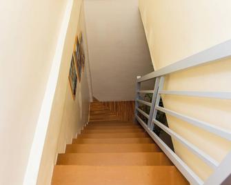 Up to 18 Pax Aqua Planet & Korean Town & Clark International Speedway - Angeles City - Schody