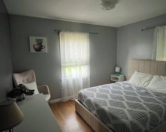 Cozy cottage in the heart of Portsmouth. The Panda Palace - Portsmouth - Schlafzimmer