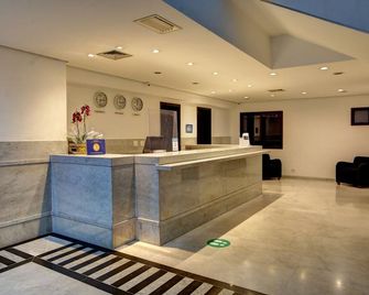 Hampton Park Sao Paulo Jardins - סאו פאולו - דלפק קבלה