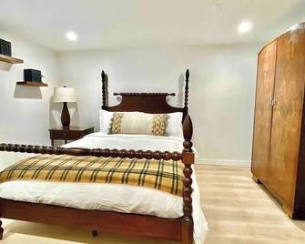 Silver Ranch in the heart of Bitterroot Valley - Corvallis - Bedroom