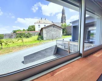 Gite de la Mariée à 7mn du puy du F0U - Chambretaud - Balcón