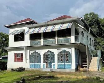 Very spacious apartment 2 bedrooms WiFi available - Orange Bay - Building