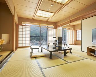 Kinugawa Onsen Sanraku - Nikko - Yemek odası