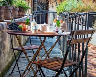Massimago Wine Suites - Verona - Balcón