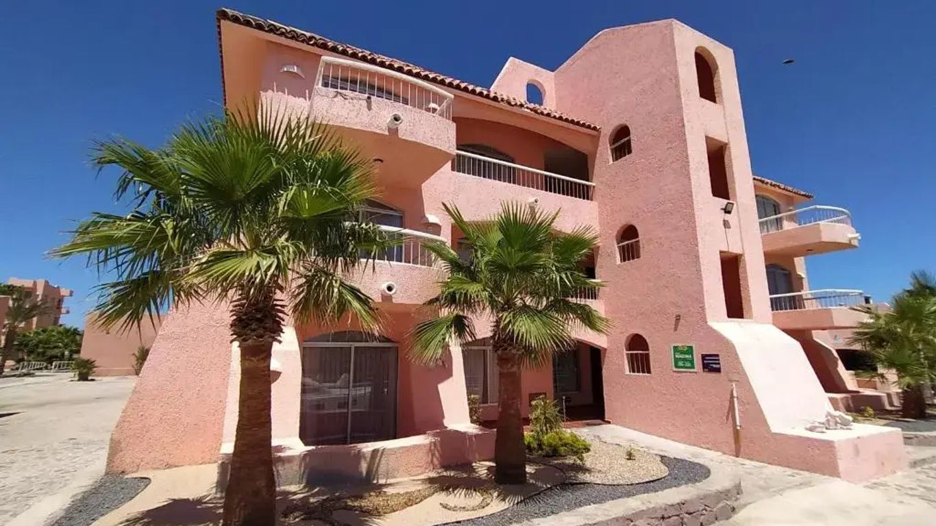 Club Cantamar Beach Hotel & Marina