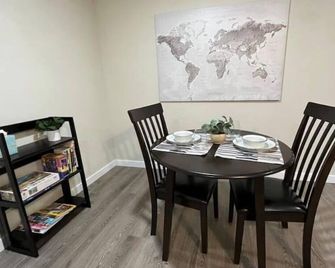 Charming Studio with fireplace - Taylor - Dining room