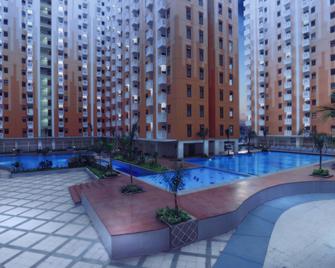 Sunshine Inn Hotel Bekasi - Kota Bekasi - Kolam
