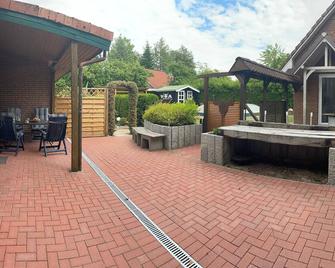 Ferienwohnung 'Haaler Au' - Todenbüttel - Patio