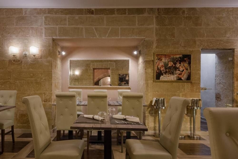 Le Club Boutique Hotel - לצ'ה - מסעדה