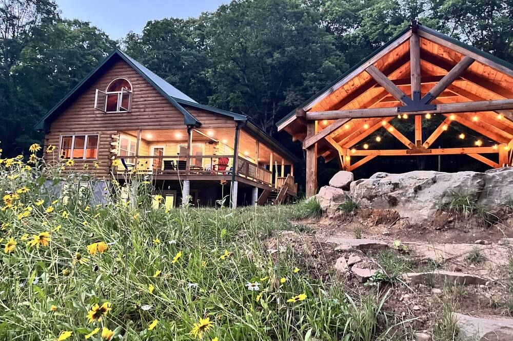 Family Friendly Waterfront Log Cabin on on the Wild & Scenic Clarion River