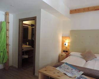 Hotel Scoiattolo - Tesero - Schlafzimmer