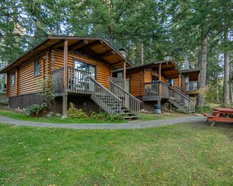 Cusheon Lake Resort - Vesuvius - Building