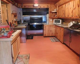 Visit/Ski/Board Maine - Unique Organic A-Frame Working Farmhouse In Maine - 拉姆福德（緬因州） - 廚房