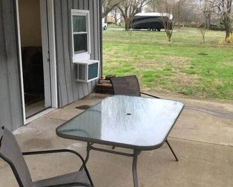 Cozy Room Near Downtown Hendersonville - Hendersonville - Patio