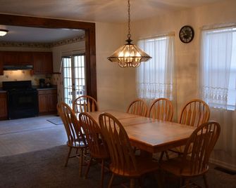 Whispering Pines Resort - Pinetop-Lakeside - Essbereich