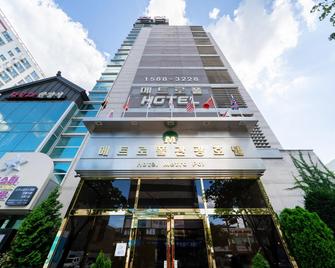 Metro Pol Tourist Hotel - Pyeongtaek - Edificio