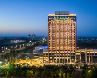 Holiday Inn Weinan High-Tech Zone By IHG - Weinan - Building