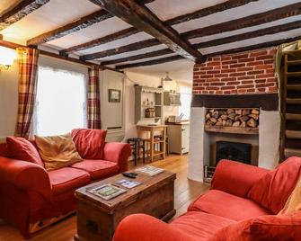 Driftwood Cottage - Harwich - Living room