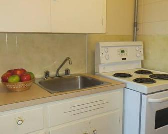 Siesta Motel - Olds - Кухня