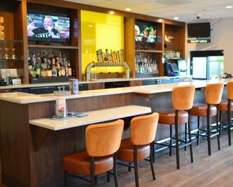 Holiday Inn Portland- I-5 S (Wilsonville) By IHG - Wilsonville - Bar