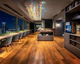 호텔 한큐 그란 레스파이어 오사카 - 오사카 - 바