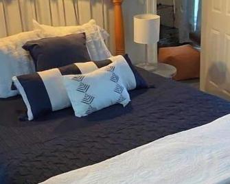 Precious 'Park Place' - Bowling Green - Bedroom