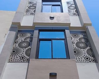 Sacred Kashi Homestay - Varanasi - Gebäude