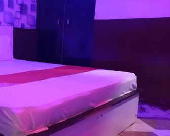 Hotel O Rosewood - Palwal - Bedroom