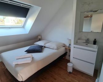 Le Jaures 6 - T2 - Dernier Etage - Hennebont - Chambre