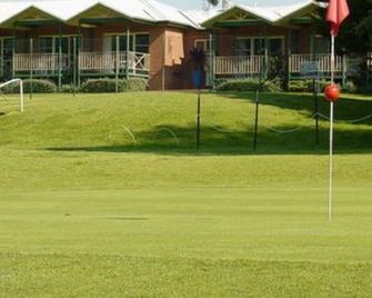 Tenterfield Golf Club Fairways Lodge - Tenterfield - Building